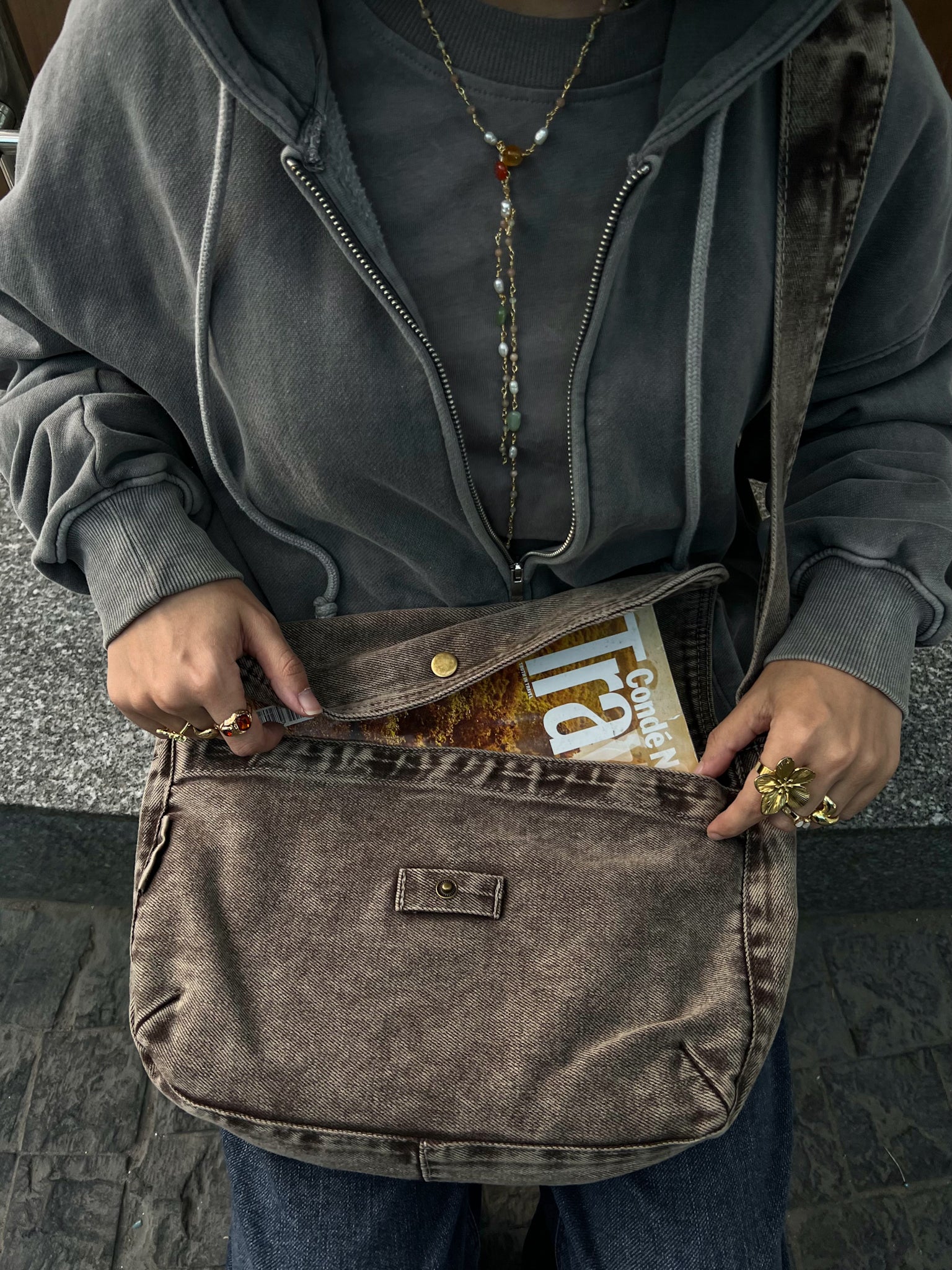 ASH BROWN WASHED SIDE BAG - Image 2