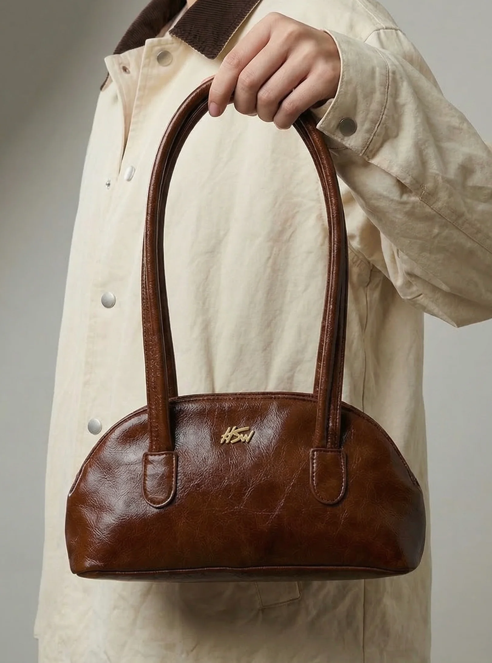 BRANDED BAGUETTE BAG CARAMEL - Image 2