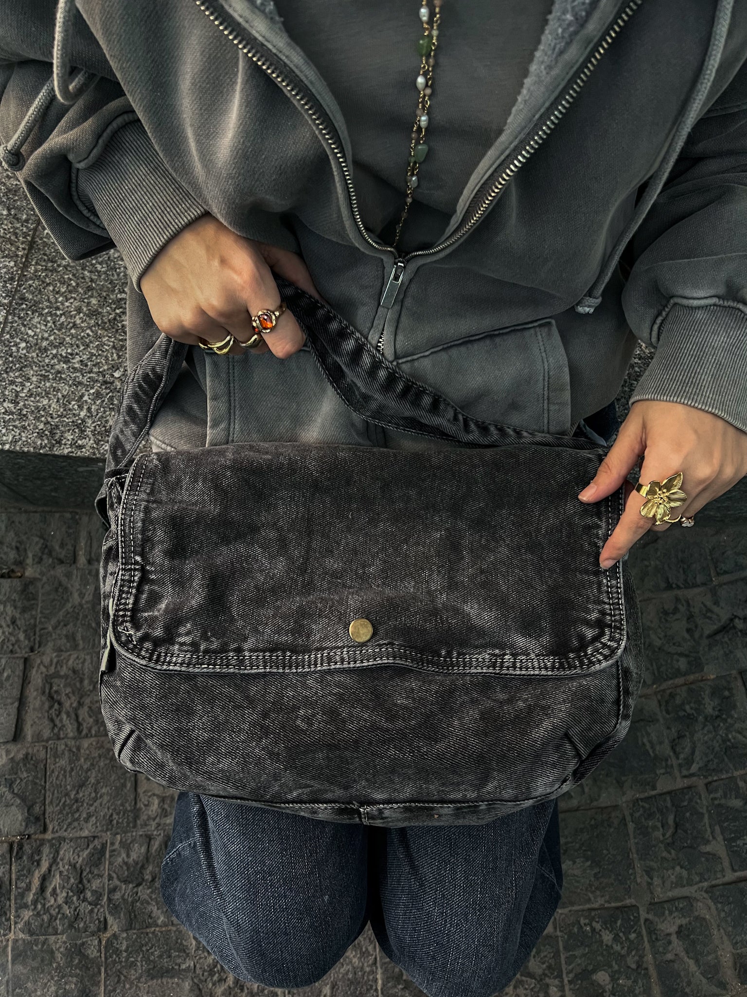 CHARCOAL WASHED SIDE BAG - Image 2