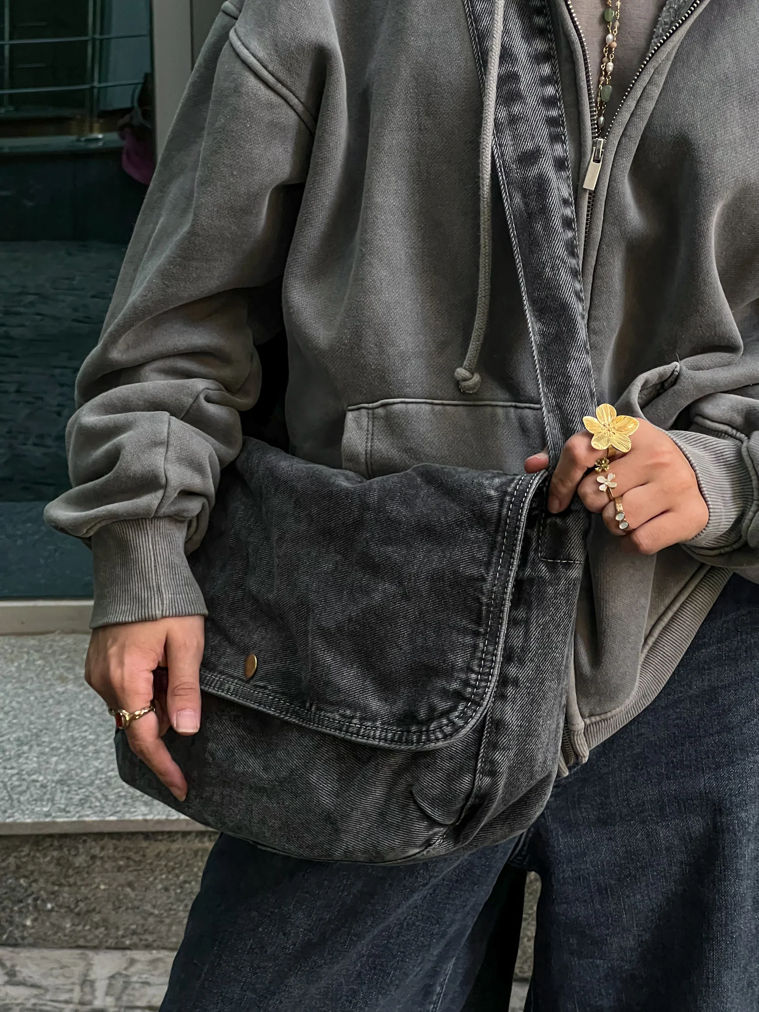 CHARCOAL WASHED SIDE BAG - Image 3