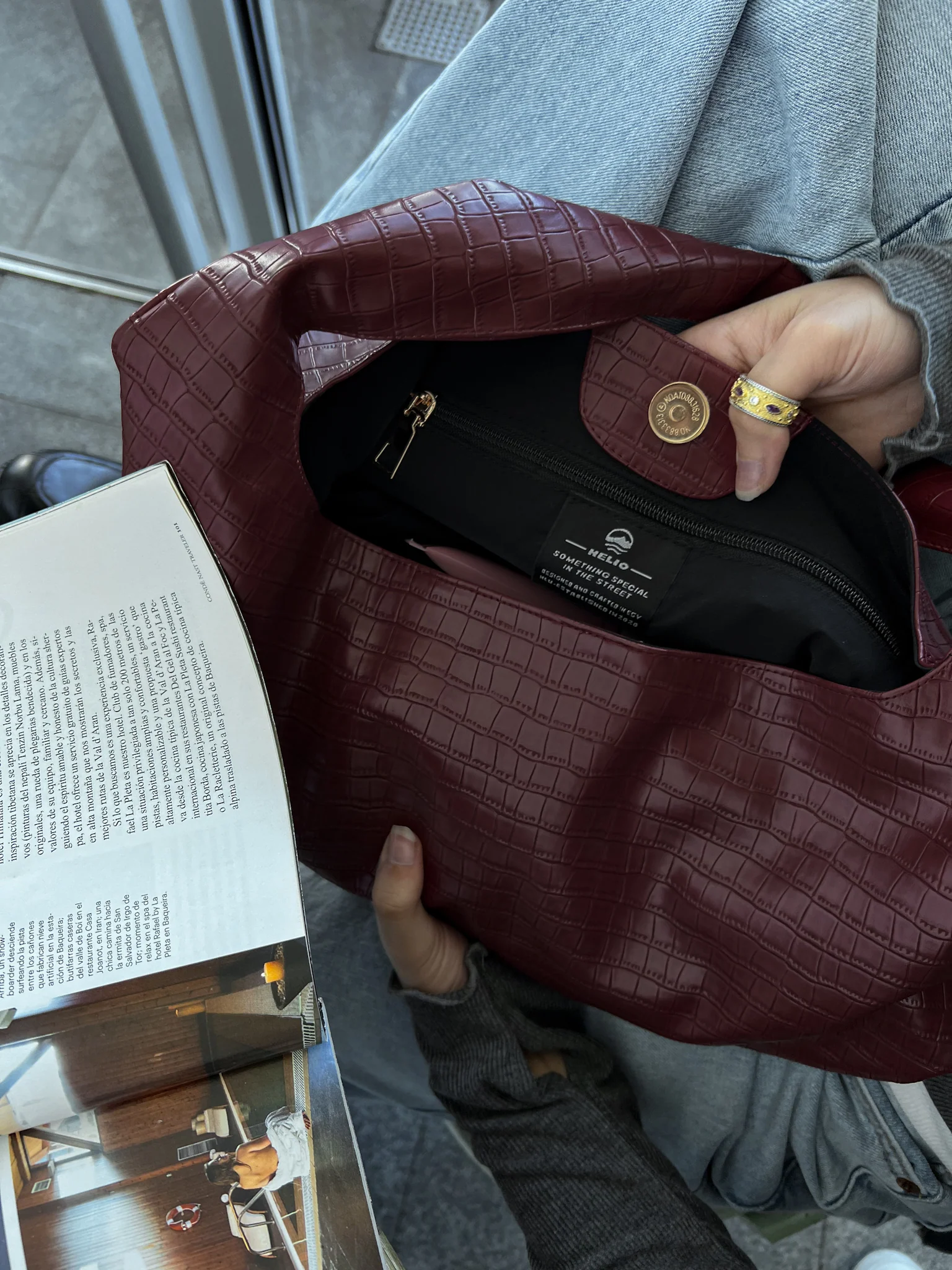 CROCO BAG BURGUNDY - Image 4