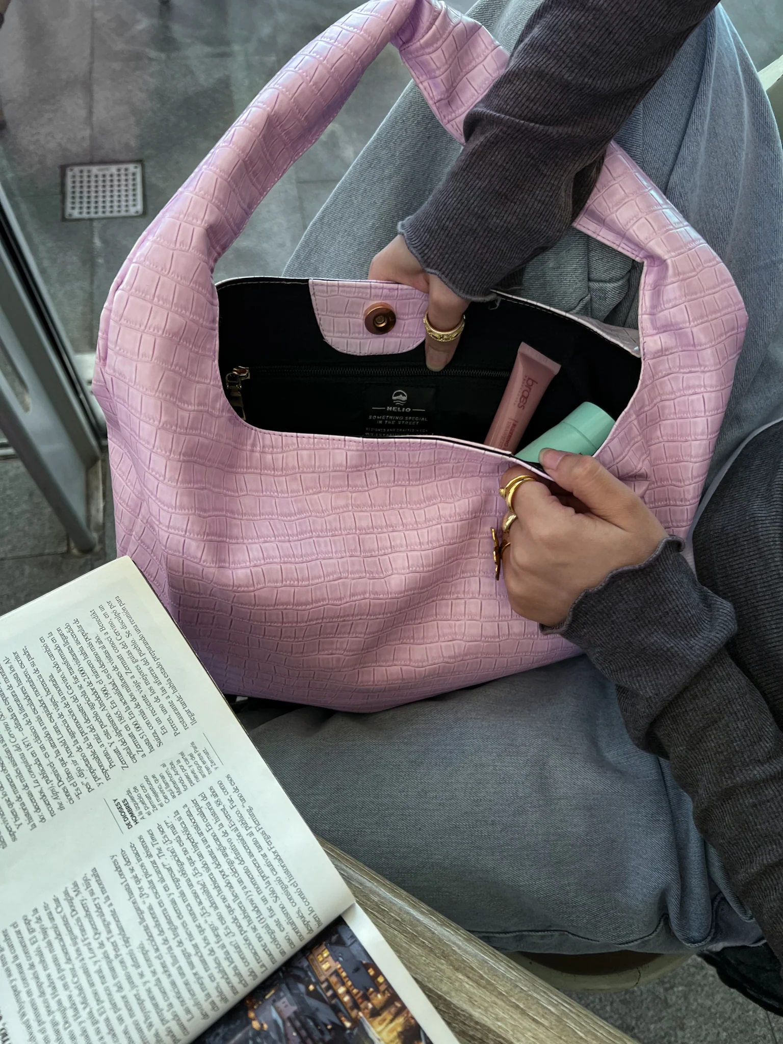 CROCO BAG LAVENDER - Image 2