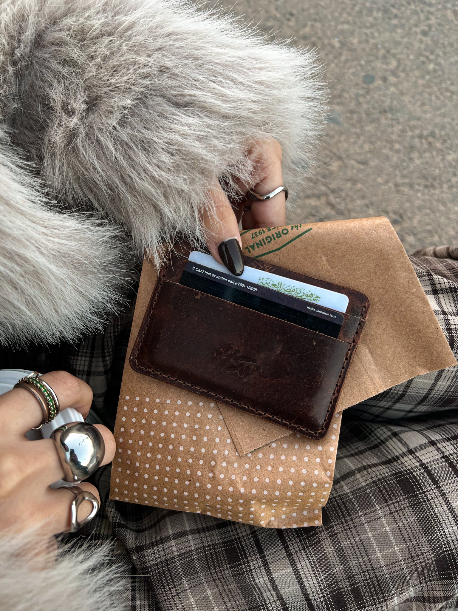 DARK WOOD CARDHOLDER - Image 4