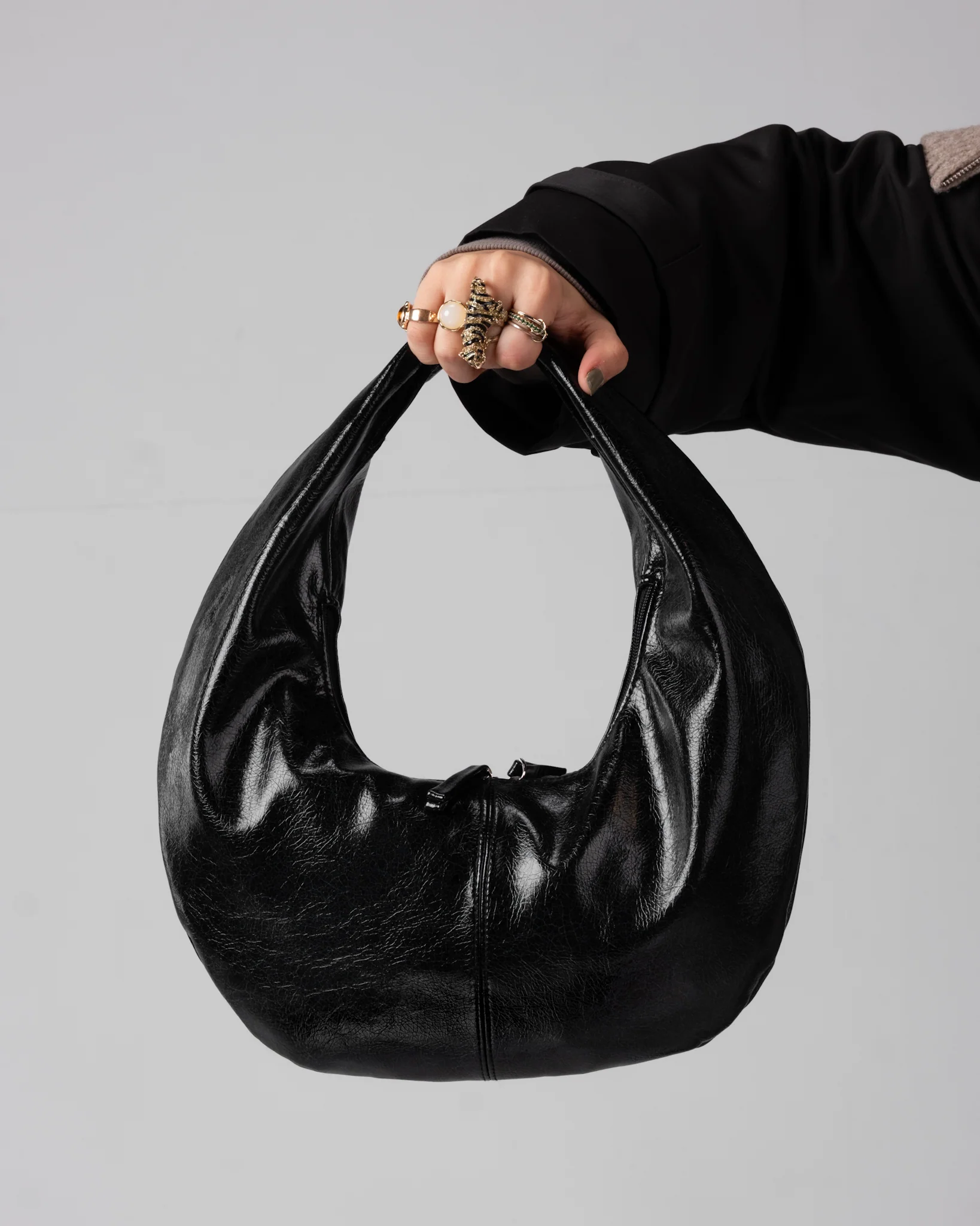 HALO BAG BLACK - Image 6