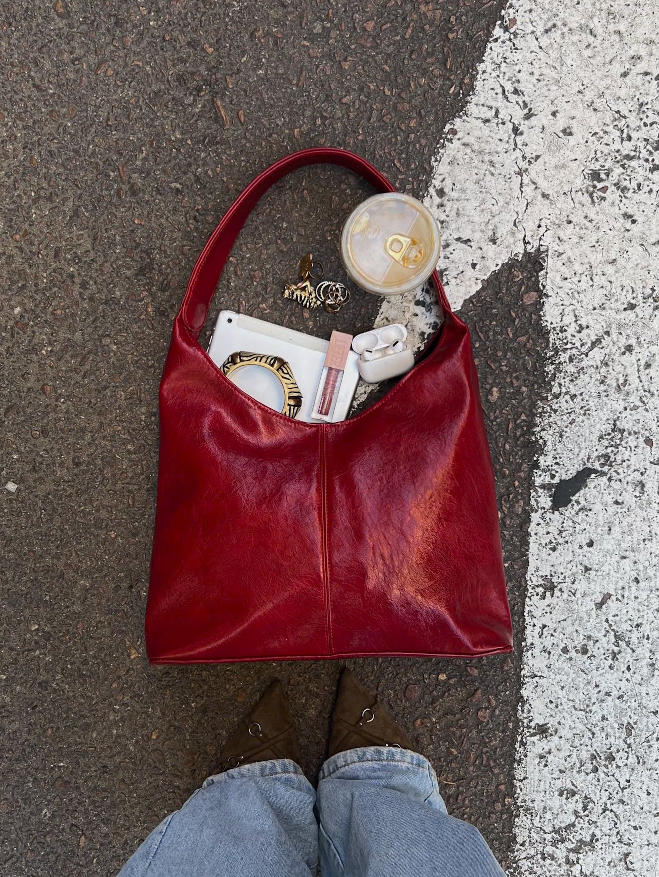 HOBO BAG BLOODY RED