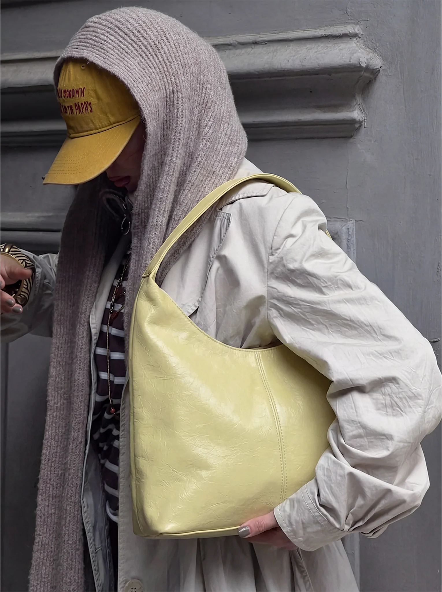 HOBO BAG BUTTER YELLOW - Image 2