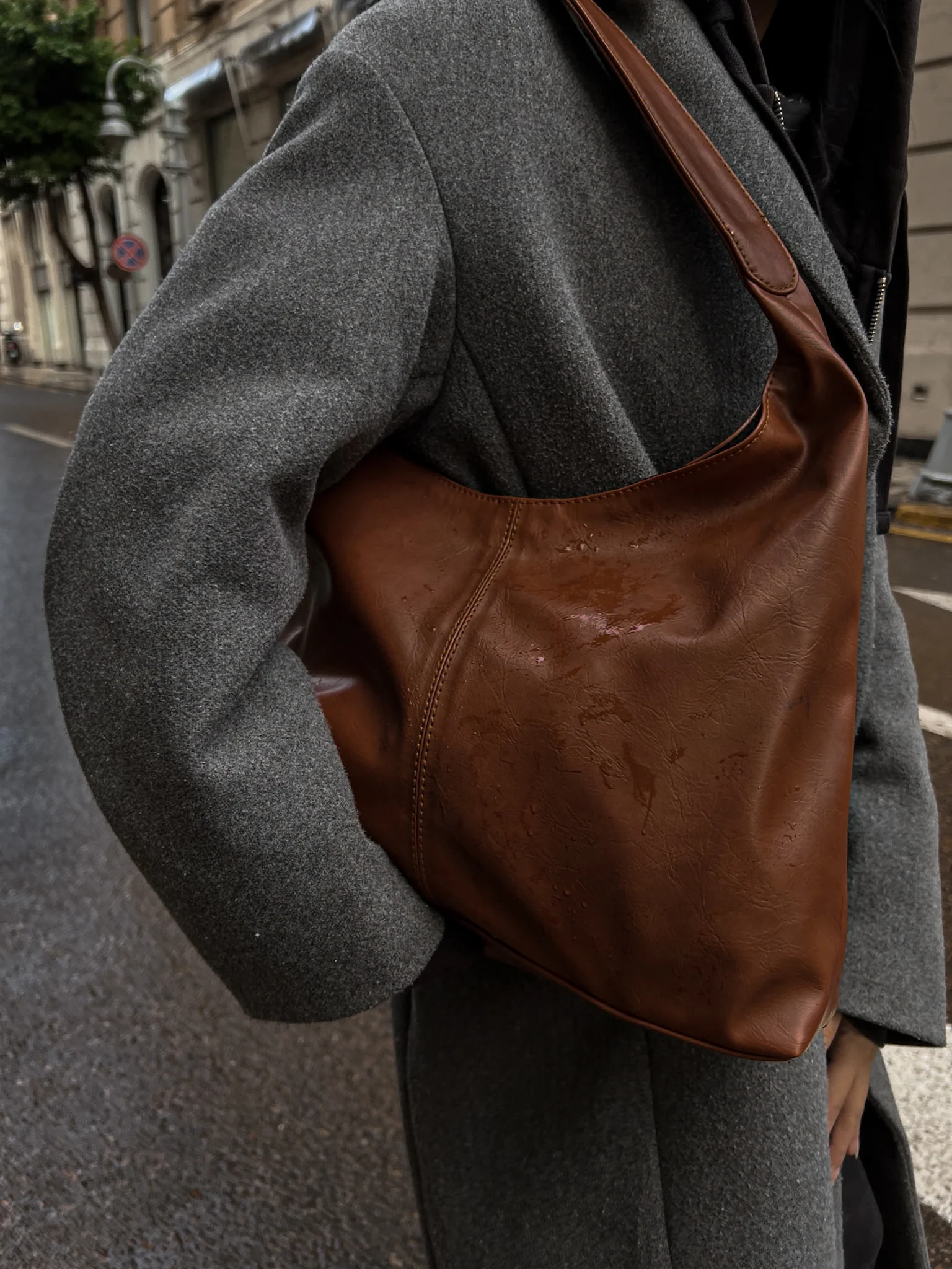 HOBO BAG CARAMEL - Image 2