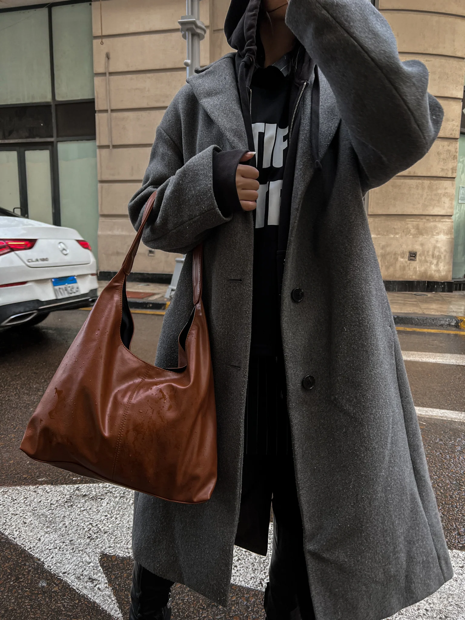 HOBO BAG CARAMEL - Image 4