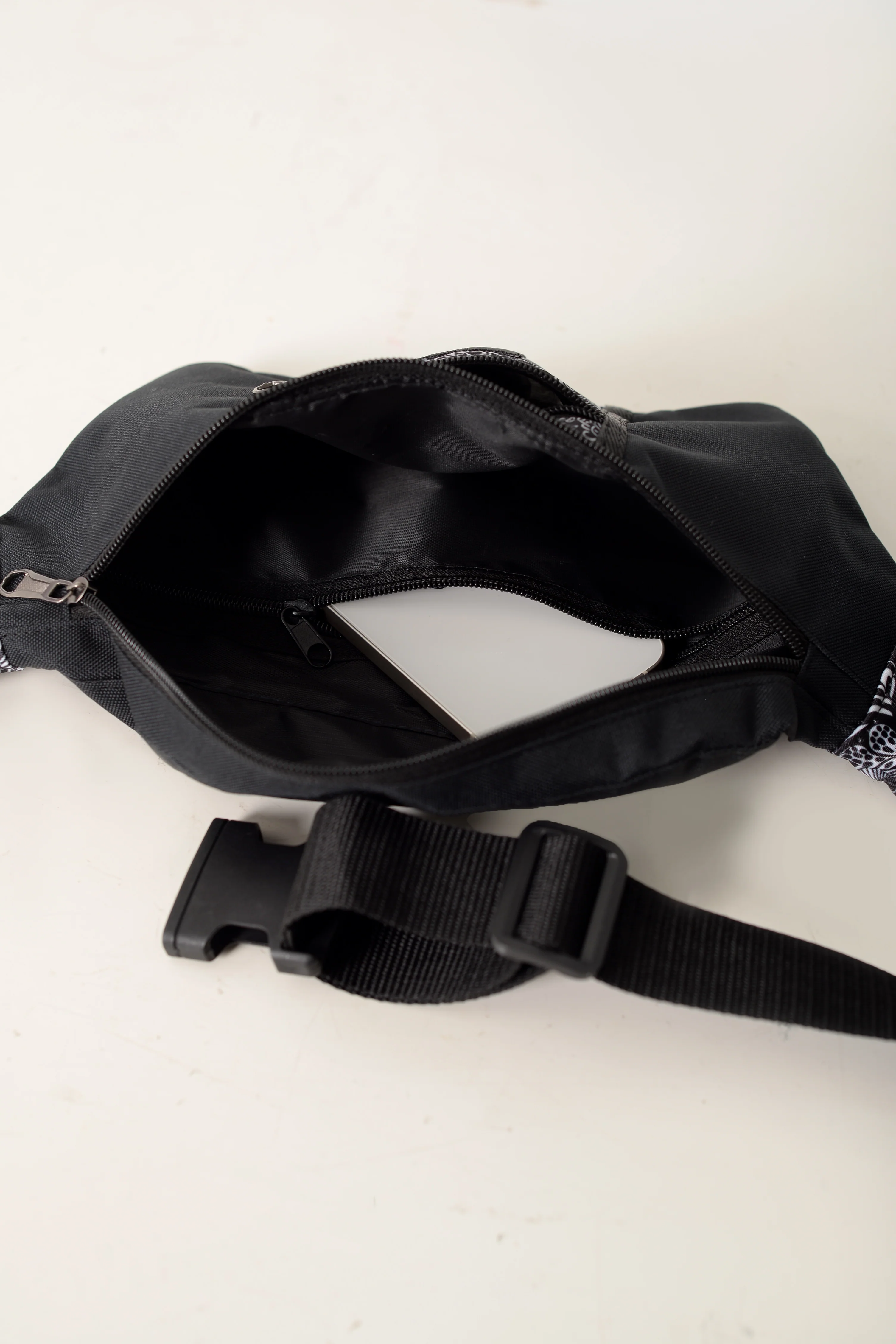 NETERO FANNY PACK WHITE - Image 9