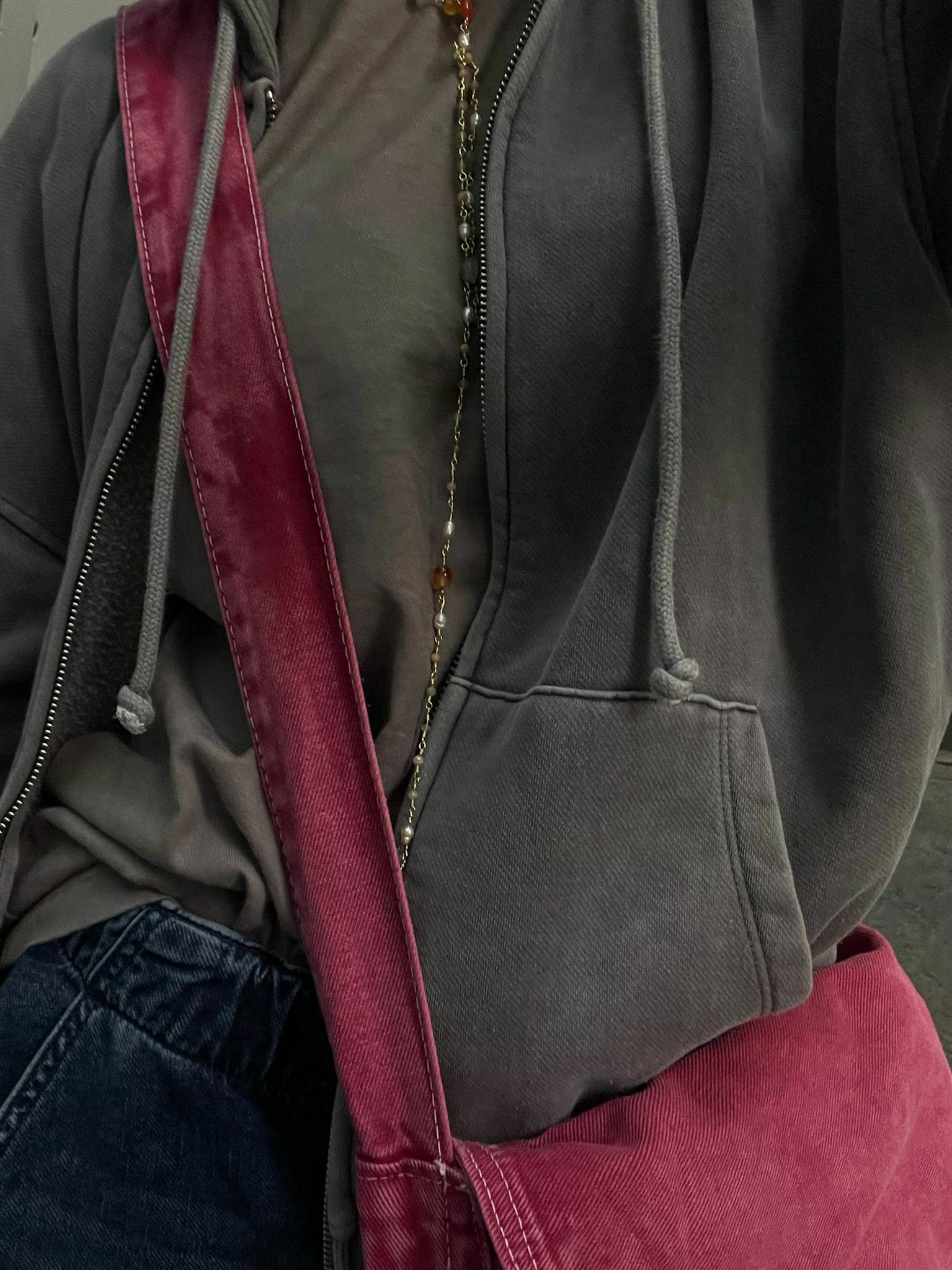 RASPBERRY WASHED SIDE BAG - Image 4