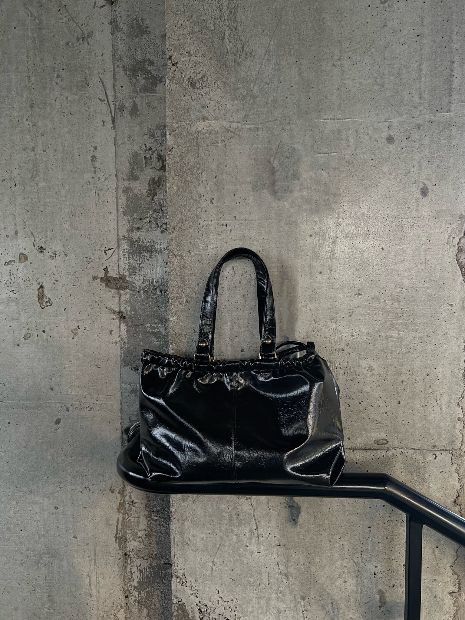 SCRUNCH BAG BLACK