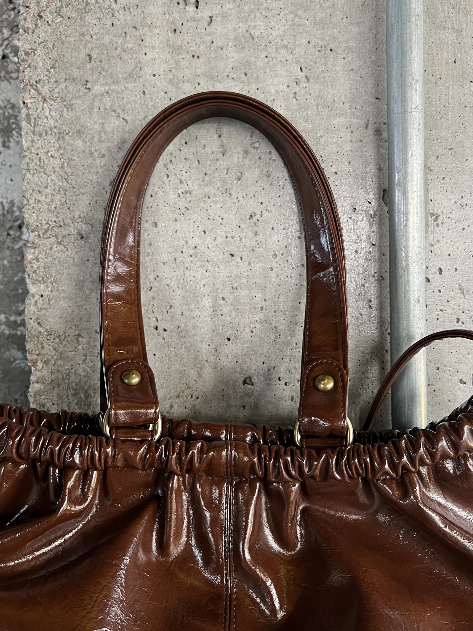 SCRUNCH BAG BROWN - Image 2