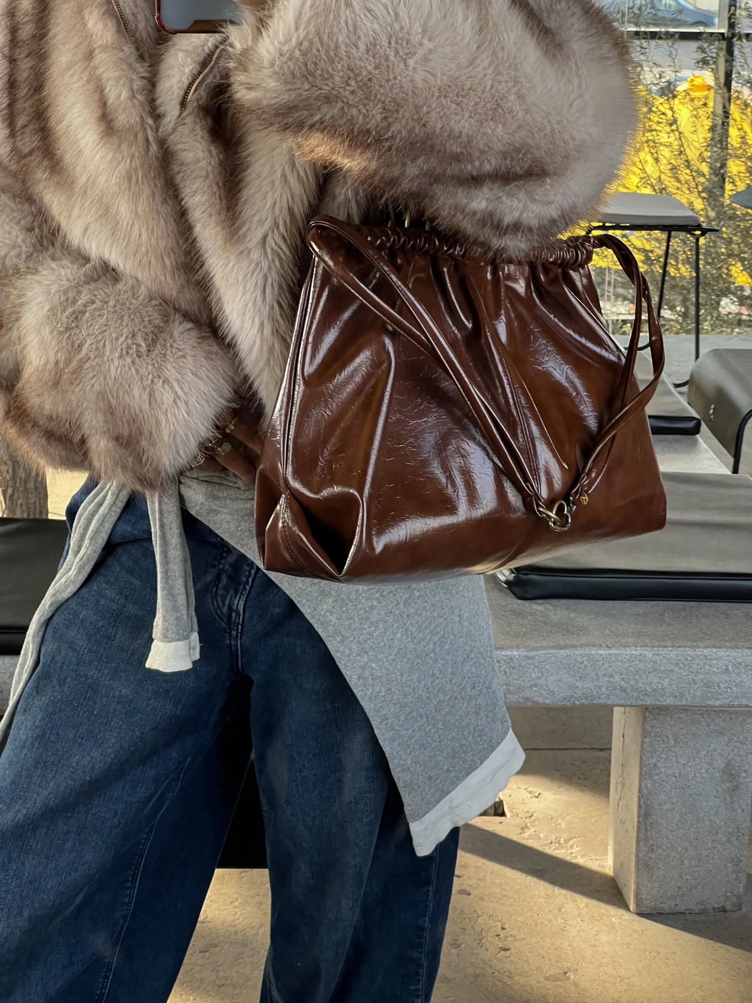 SCRUNCH BAG BROWN - Image 4