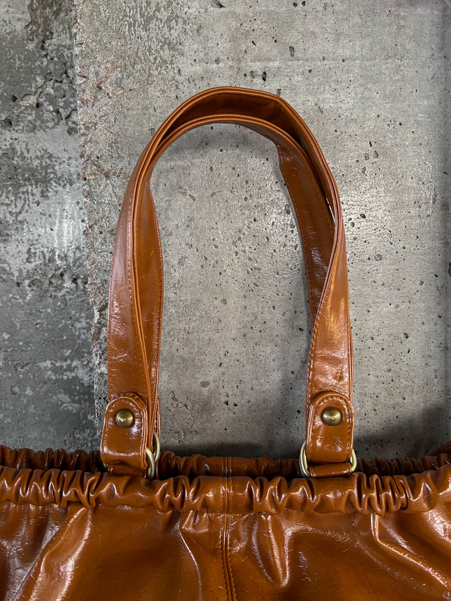 SCRUNCH BAG CARAMEL - Image 2