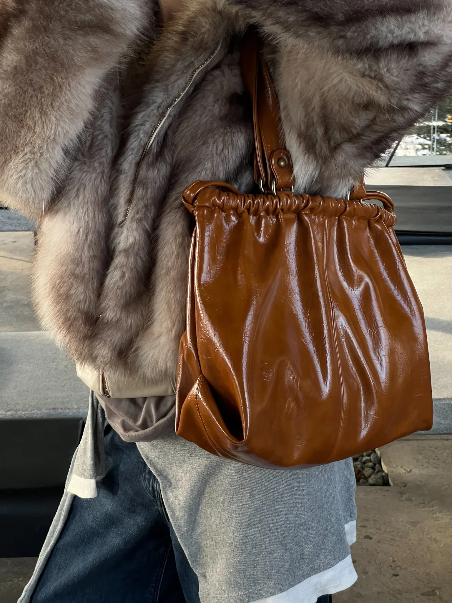 SCRUNCH BAG CARAMEL - Image 3