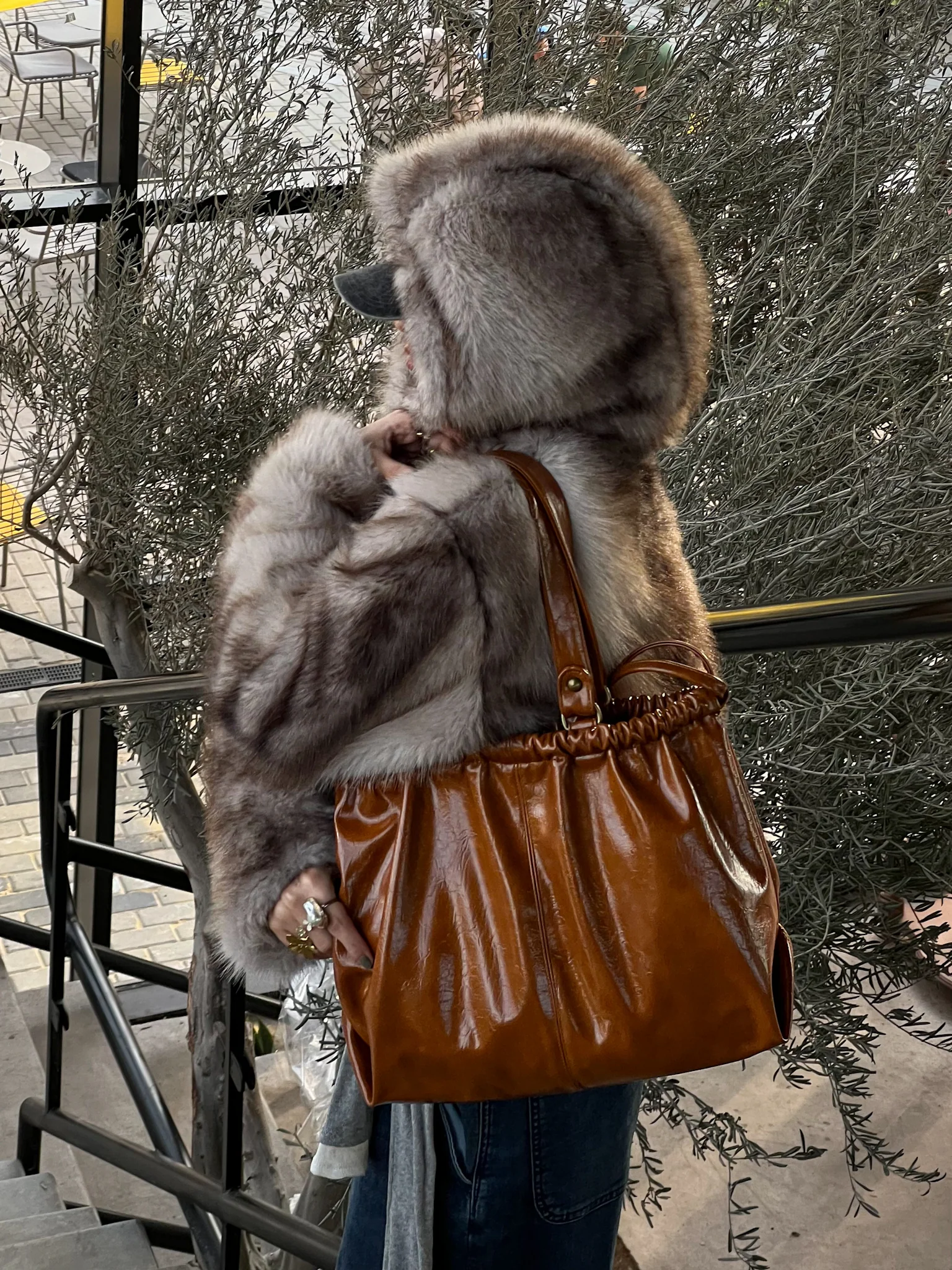 SCRUNCH BAG CARAMEL - Image 4
