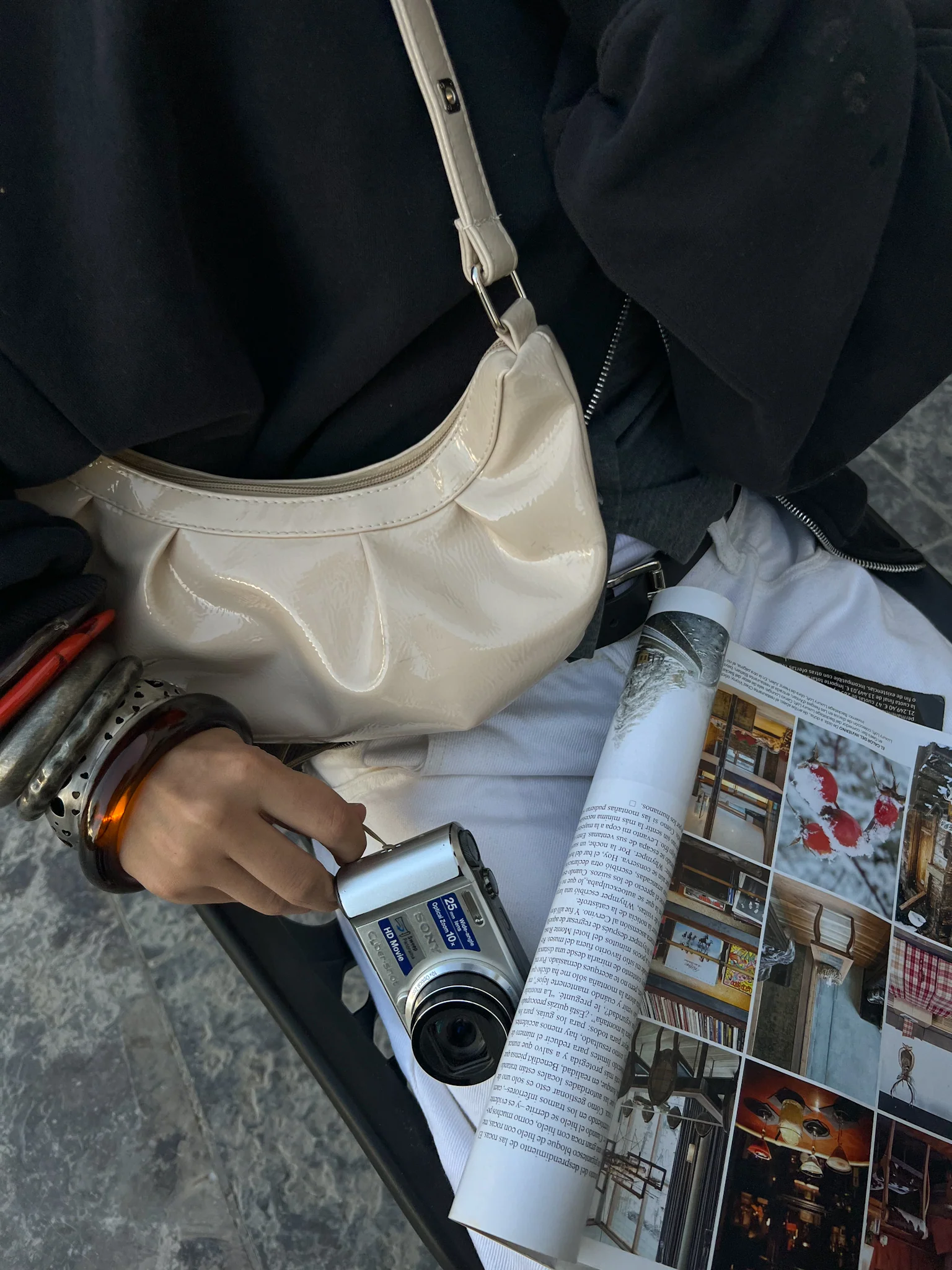 VERNIS BAG CREAM BEIGE - Image 3