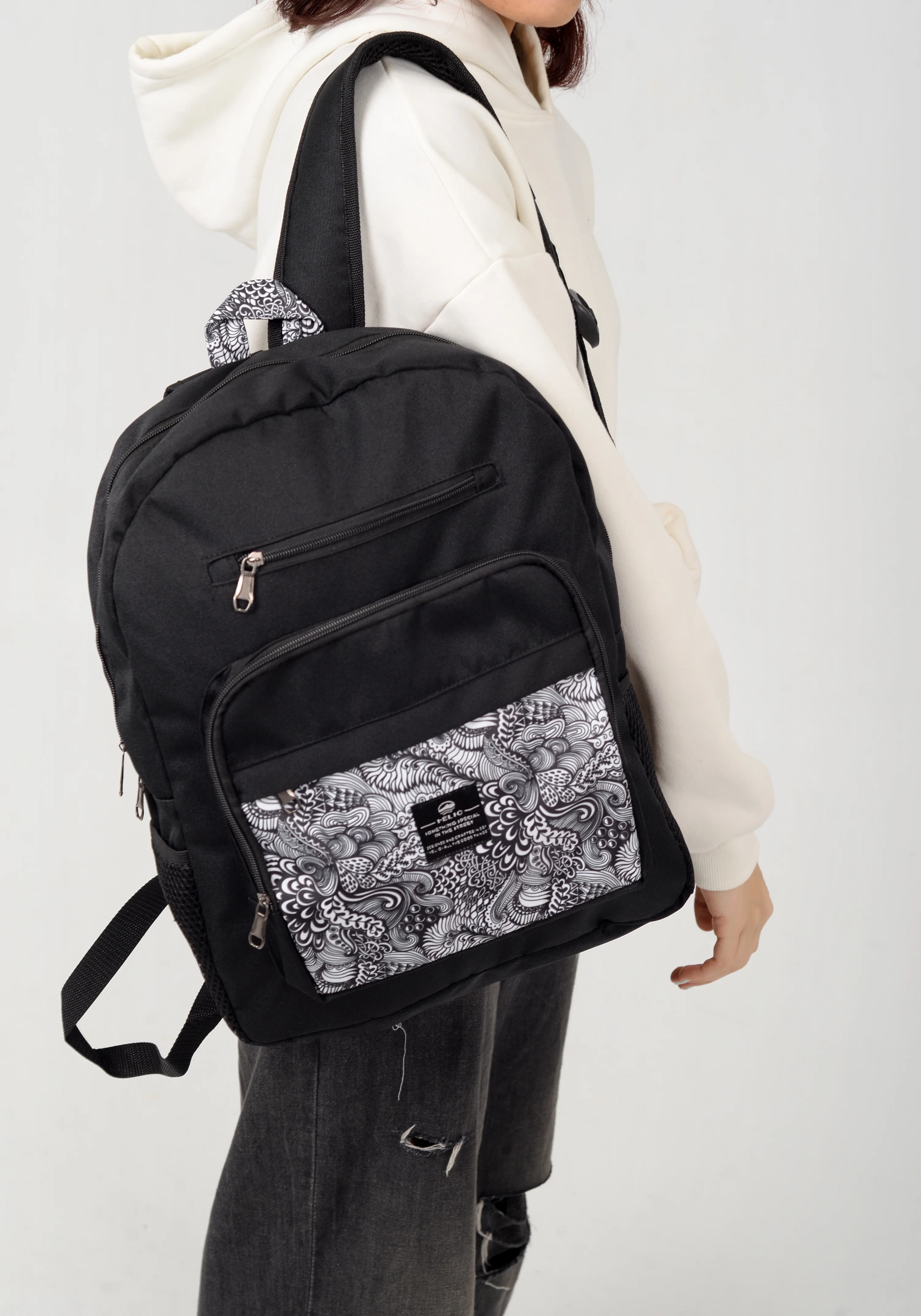 ZENTANGLE BACKPACK WHITE - Image 4